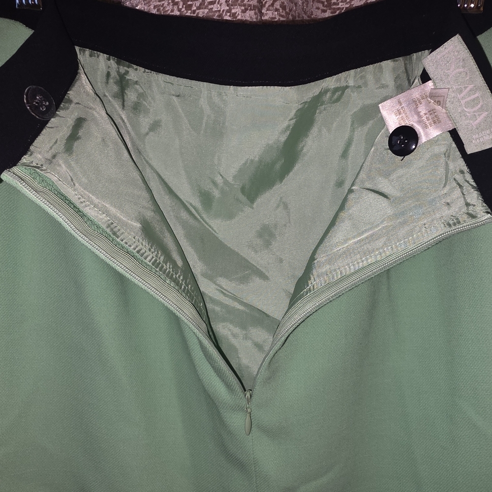 Escada Mint Green and Black Short Sleeve Top And matching Skirt - Picture 12 of 13